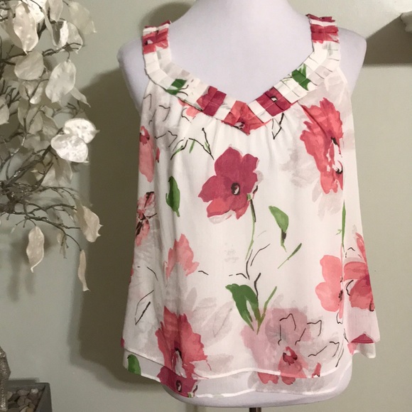 LOFT Tops - LOFT SUMMER TOP